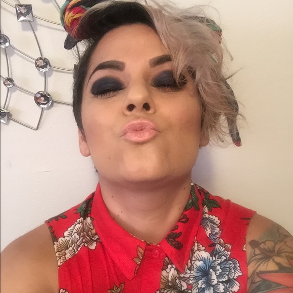 Meet your Posher, Alexis - Picture 5 of 5